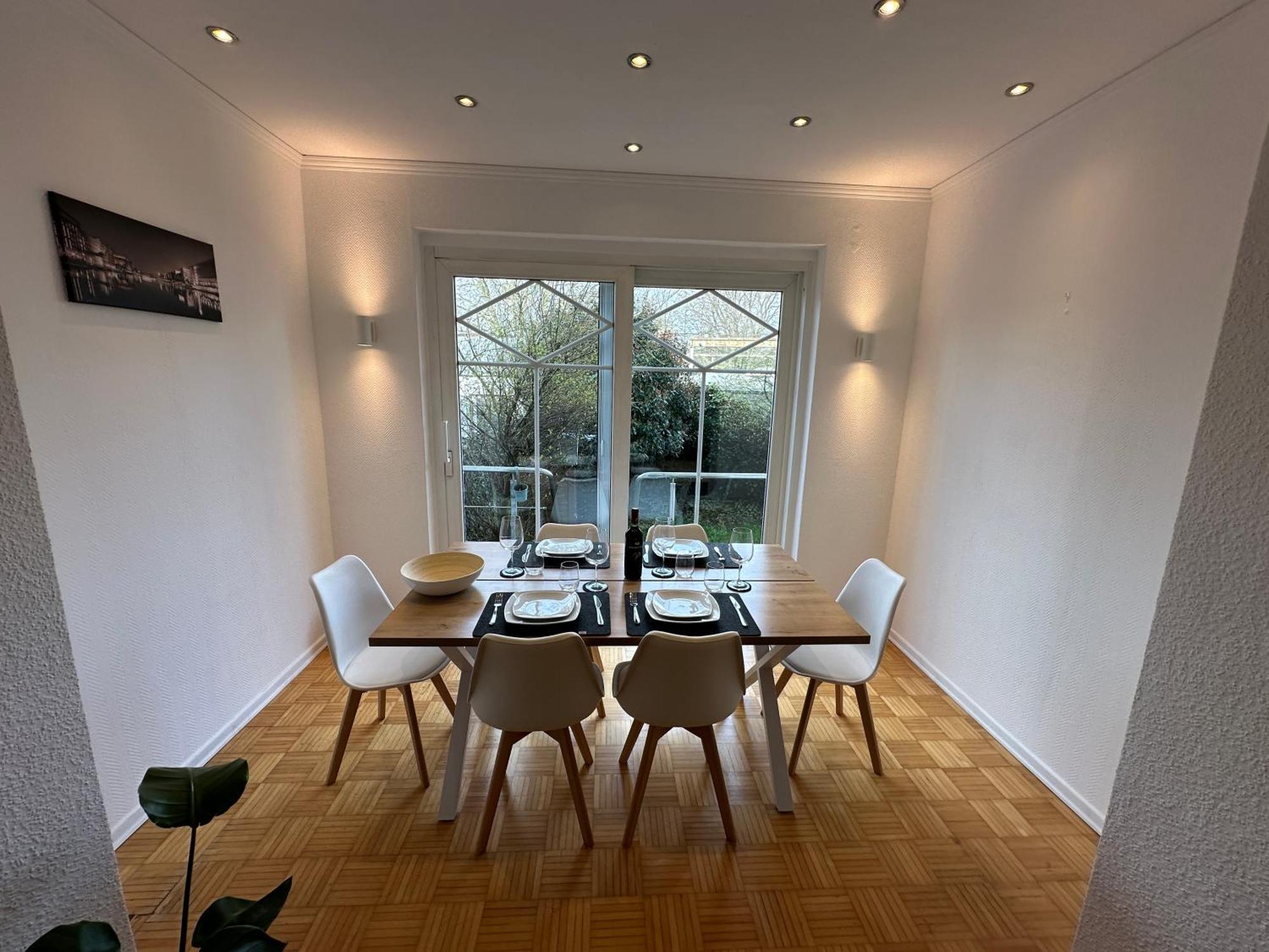 Schoen Wohnen ! Netflix Nespresso Kueche Parkplatz Garten Appartement *