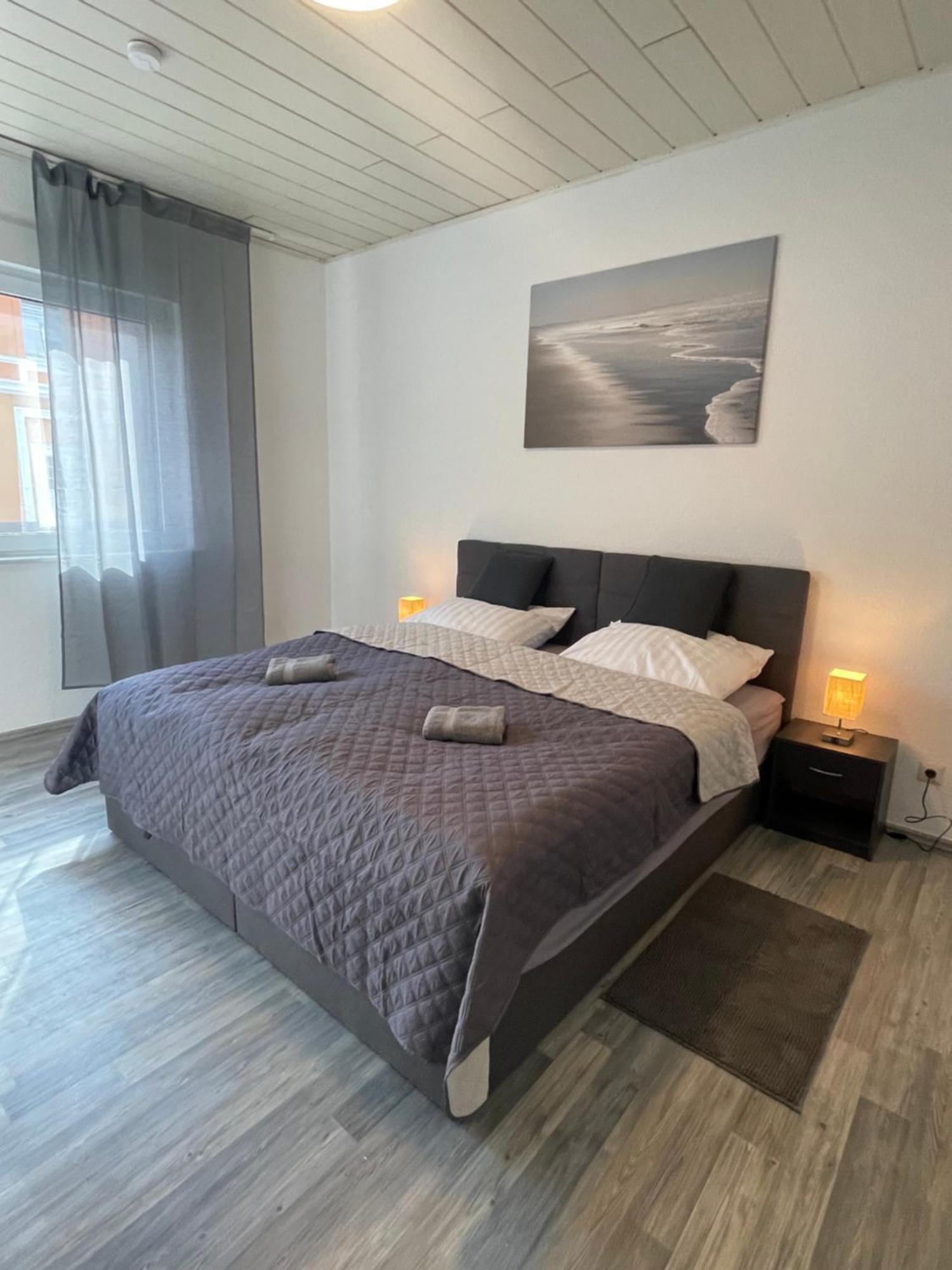 Schoen Wohnen ! Netflix Nespresso Kueche Parkplatz Garten Appartement