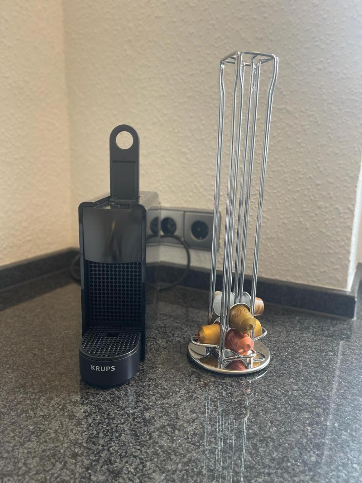 Schoen Wohnen ! Netflix Nespresso Kueche Parkplatz Garten Duisbourg