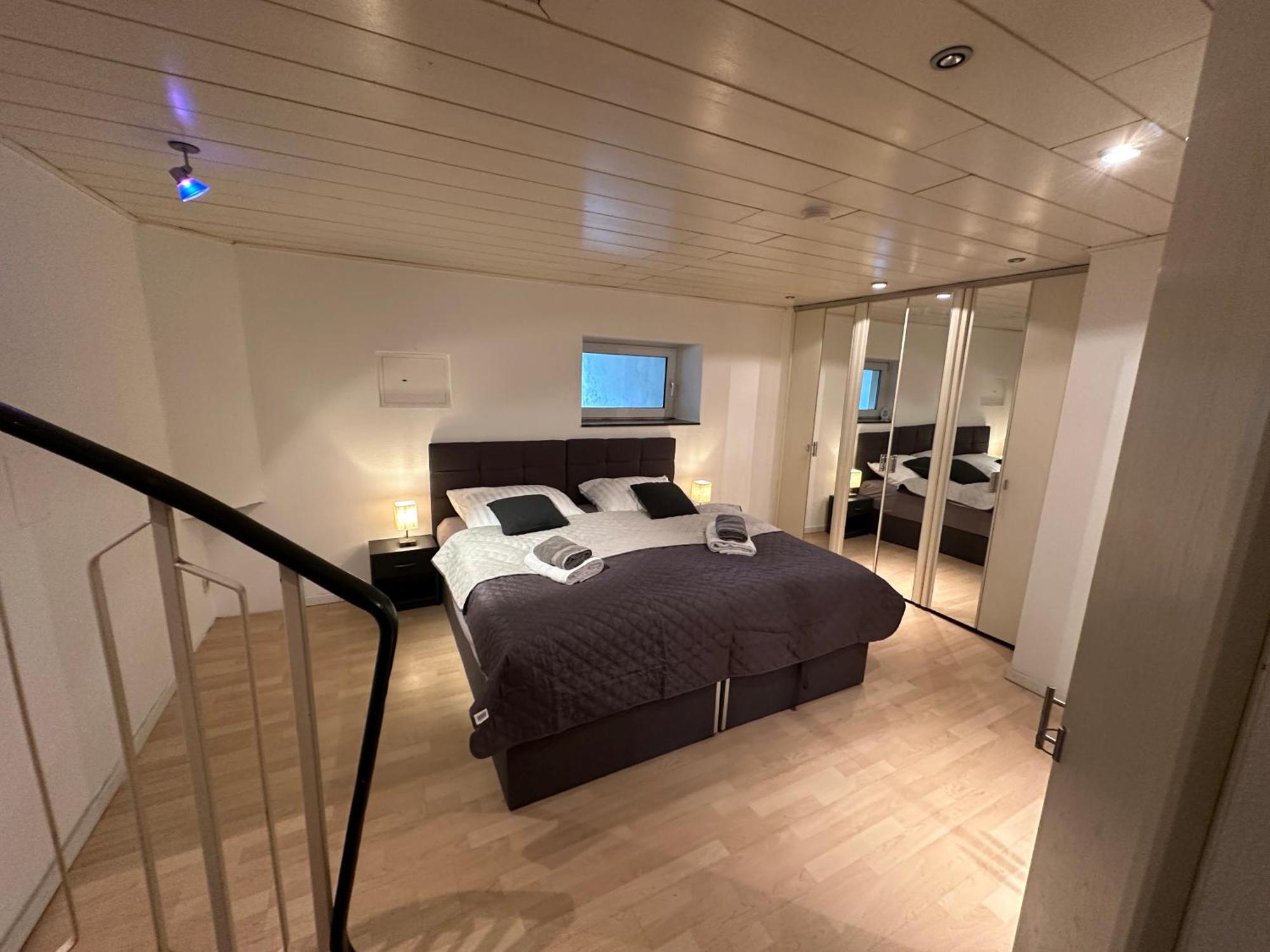 Appartement Schoen Wohnen ! Netflix Nespresso Kueche Parkplatz Garten Duisbourg